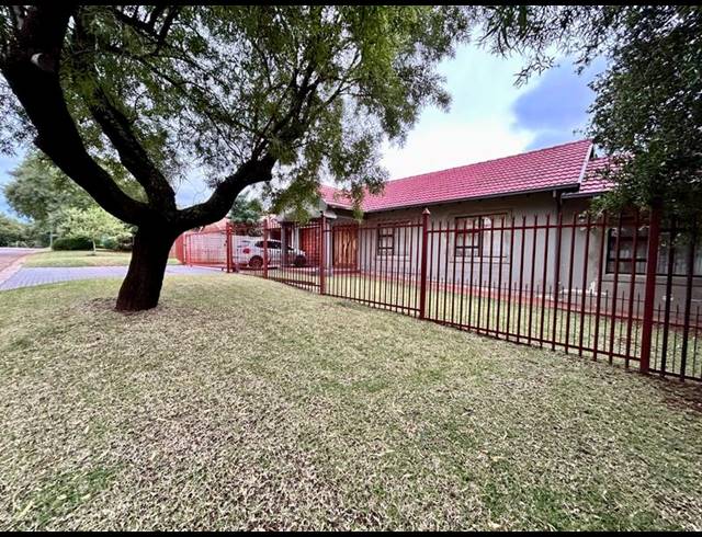 4 BEDROOM HOUSE FOR SALE IN GARSFONTEIN